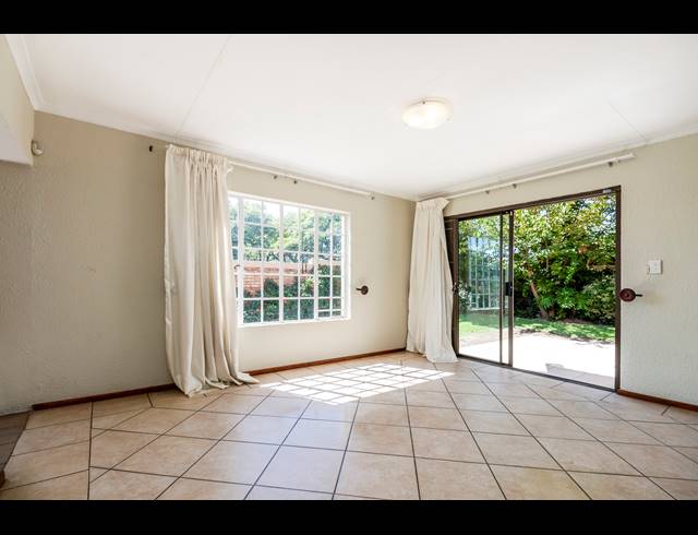 3 BEDROOM TOWNHOUSE RENTED IN HONEYDEW GROVE